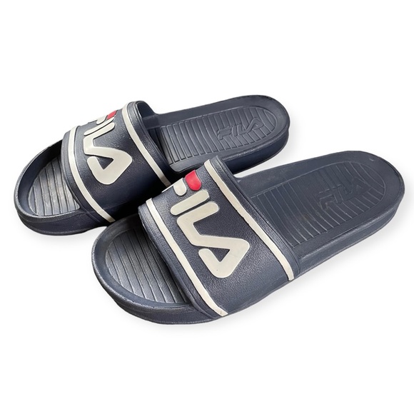 Fila slides - Picture 3 of 6
